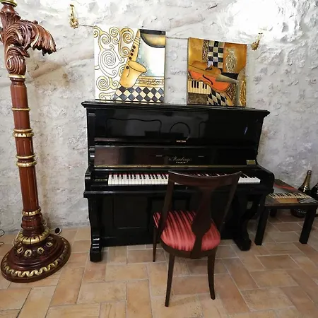 Palazzo Novecento Ferienhaus Stroncone
