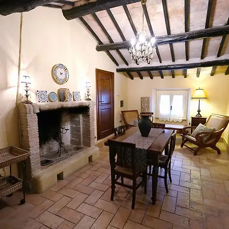 Palazzo Novecento Ferienhaus Stroncone